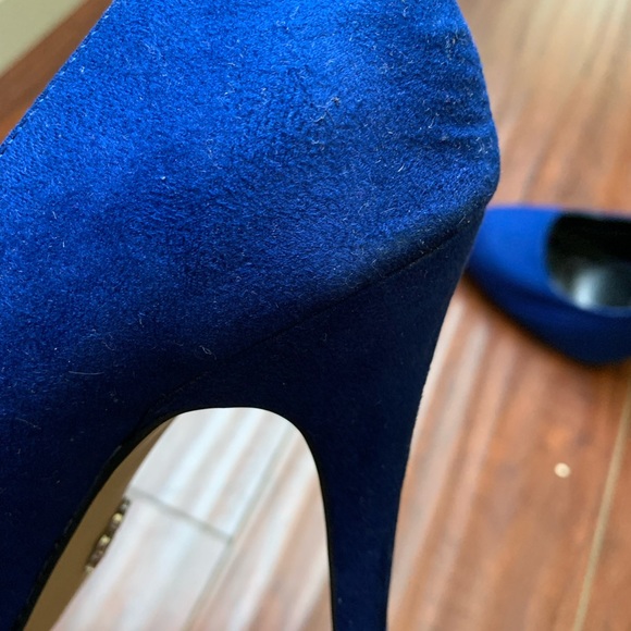 Heels - Picture 3 of 6